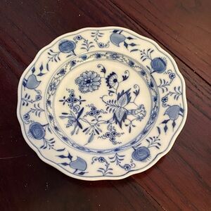 Vintage Meissen Blue Onion Plate 6 1/4 inches wide Crossed Swords Perfect!